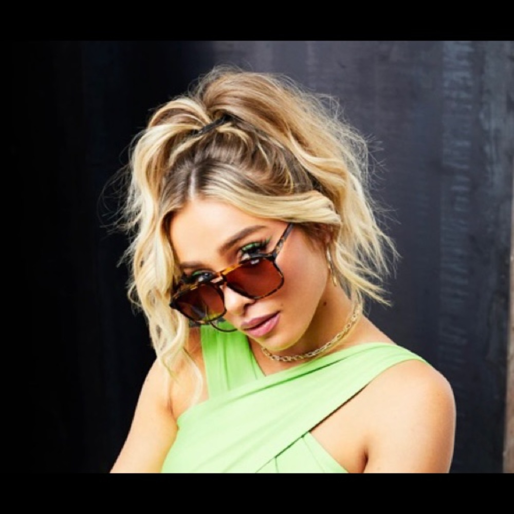Quay Australia Aviator SubGlasses “On the Fly”